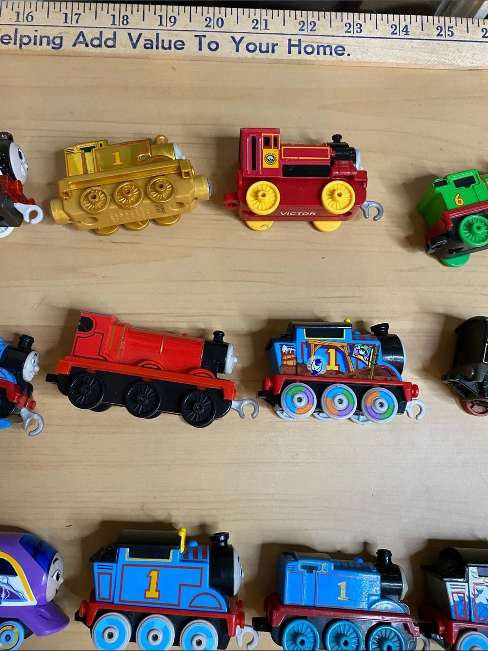 Lot vandal of 22 Thomas the Tank Engine cars various diecast